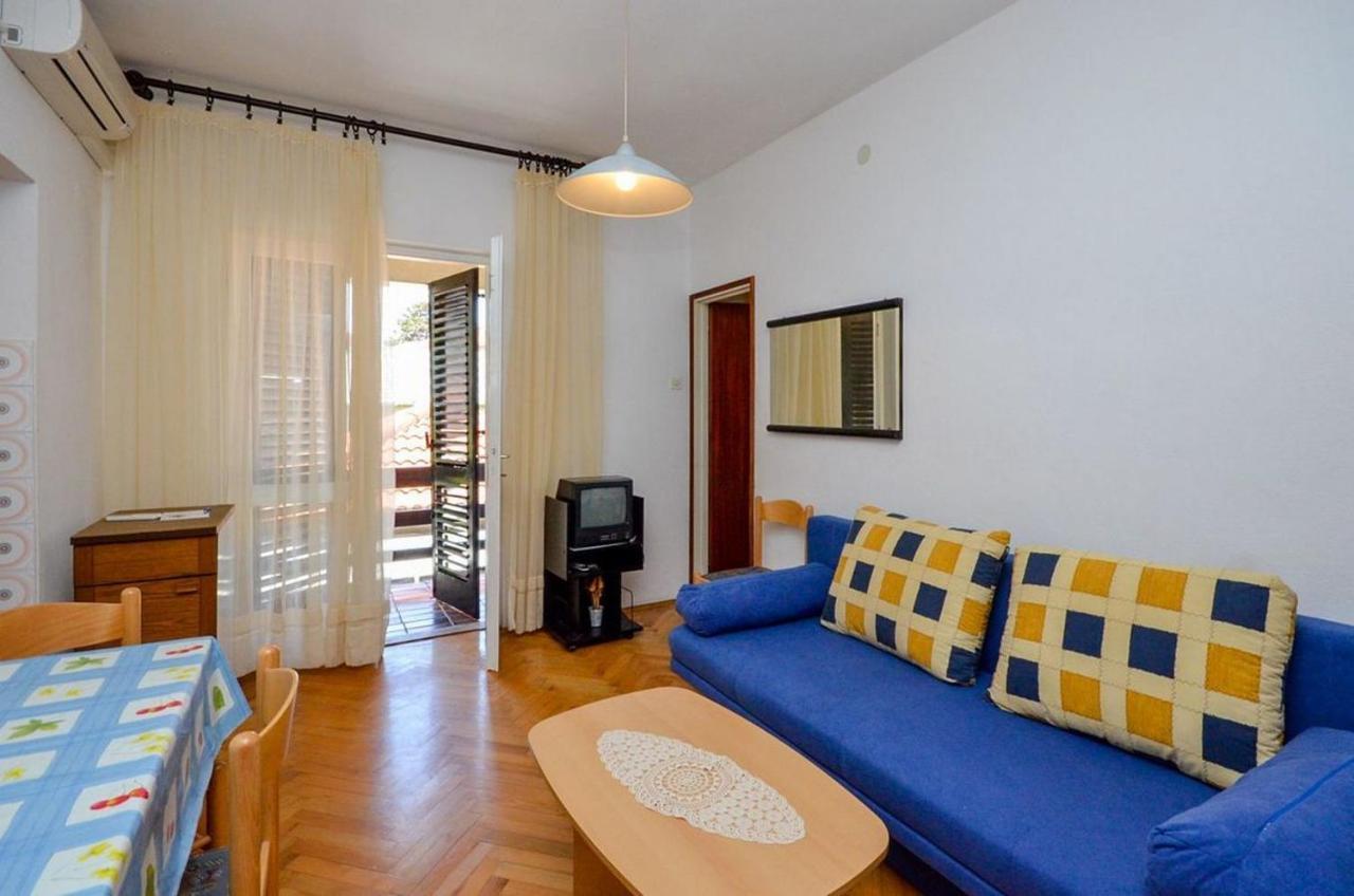 Apartment And Rooms Biserka Novalja Bagian luar foto